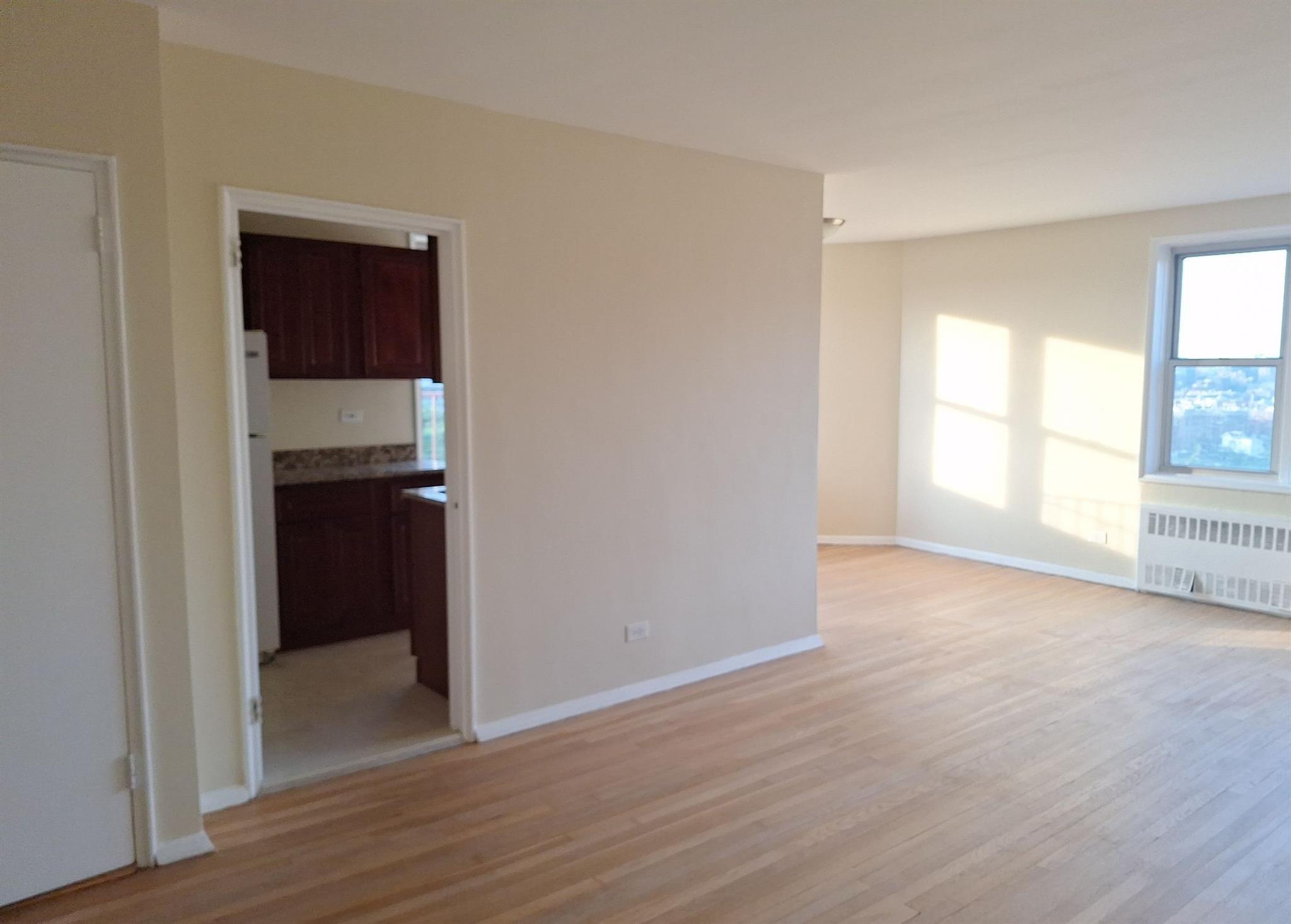 Coop Greystone  Bronx, NY 10463, MLS-877566-7