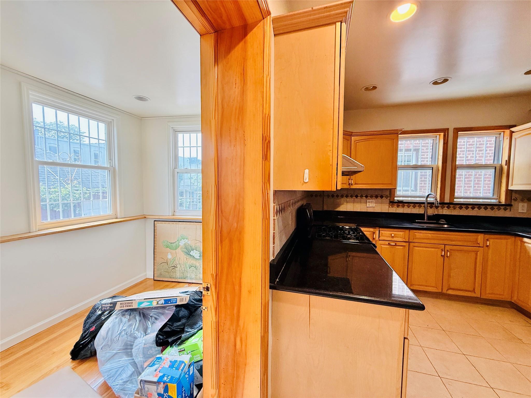 Single Family Lurting  Bronx, NY 10461, MLS-877573-11