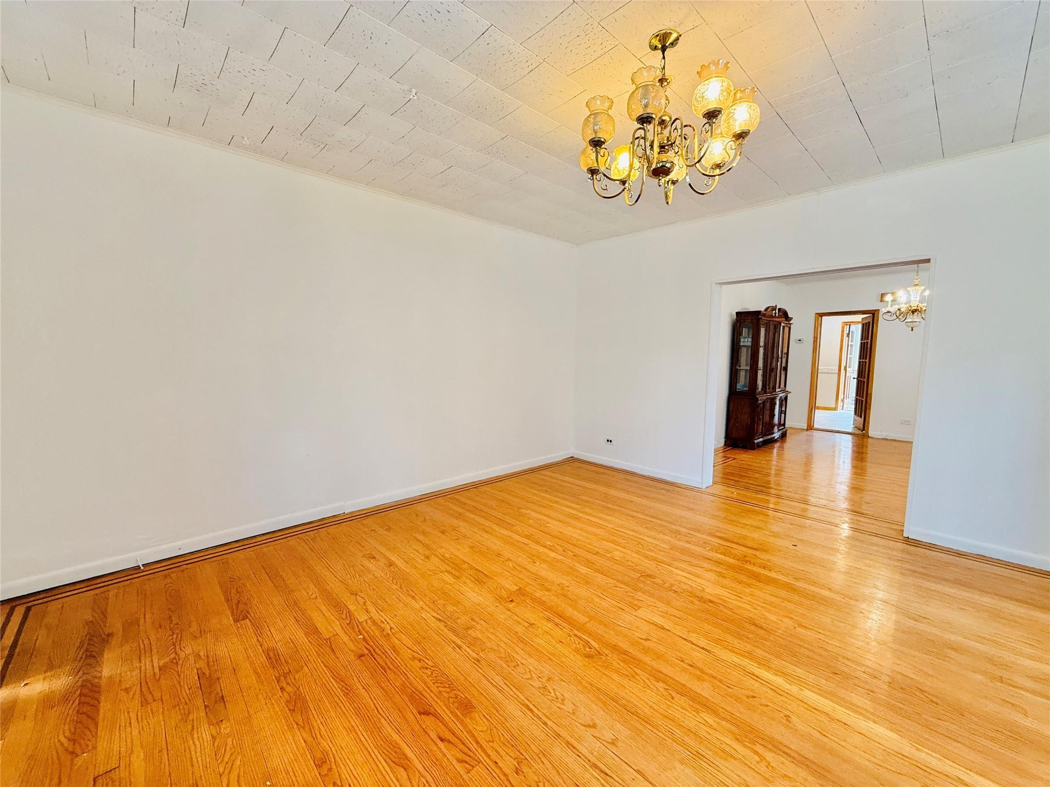 Single Family Lurting  Bronx, NY 10461, MLS-877573-2