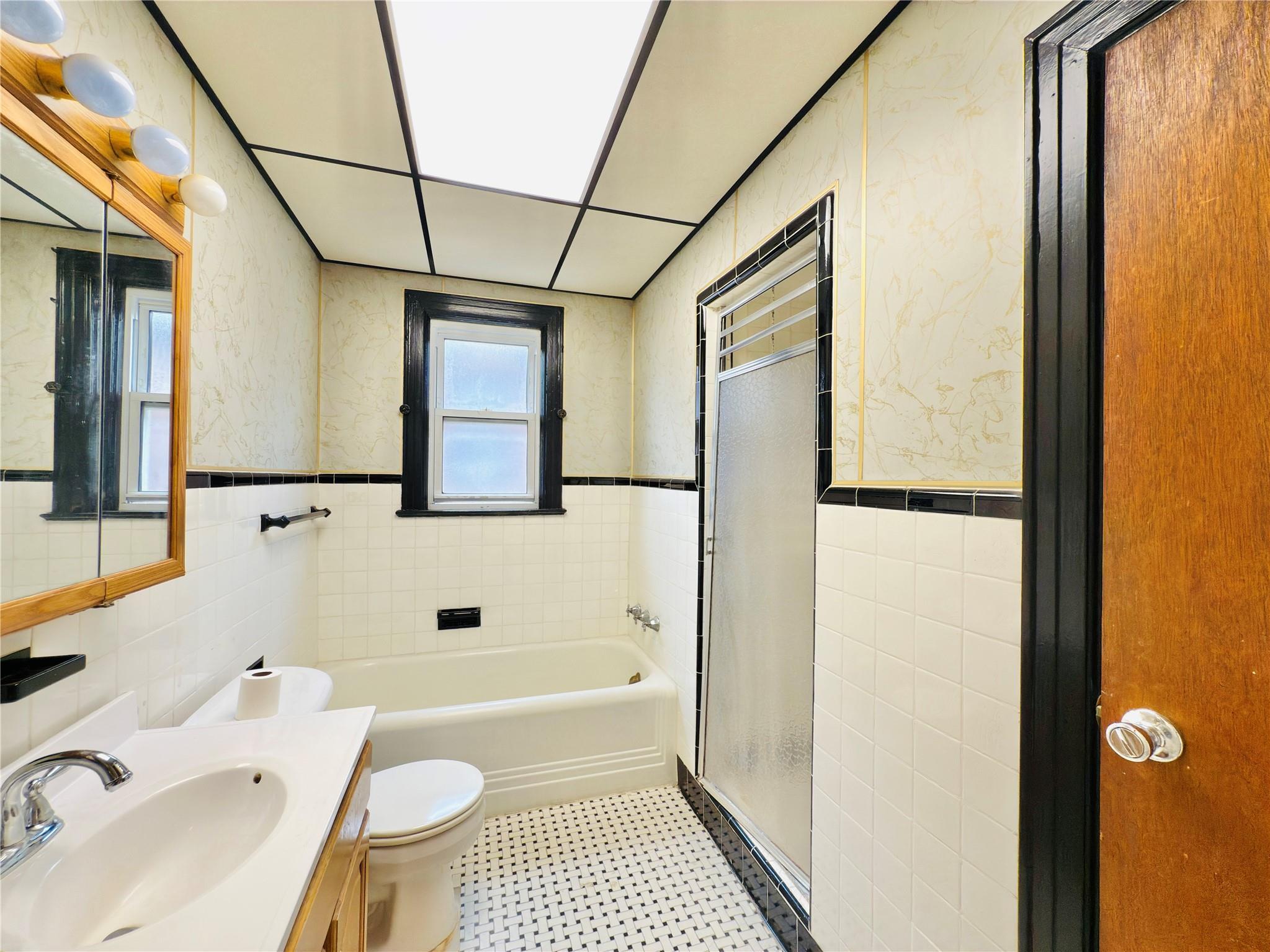 Single Family Lurting  Bronx, NY 10461, MLS-877573-22