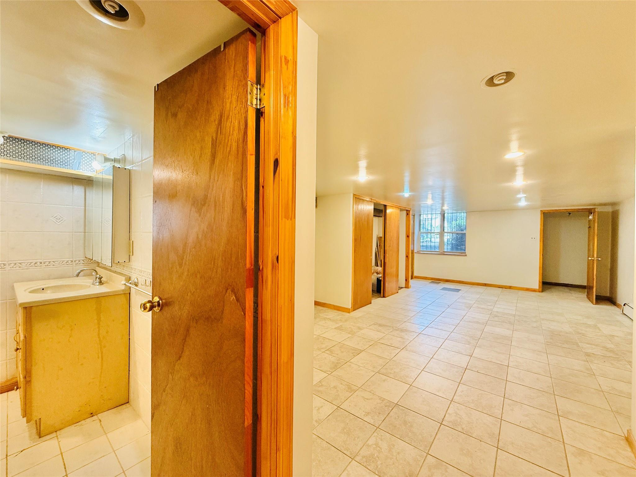 Single Family Lurting  Bronx, NY 10461, MLS-877573-29