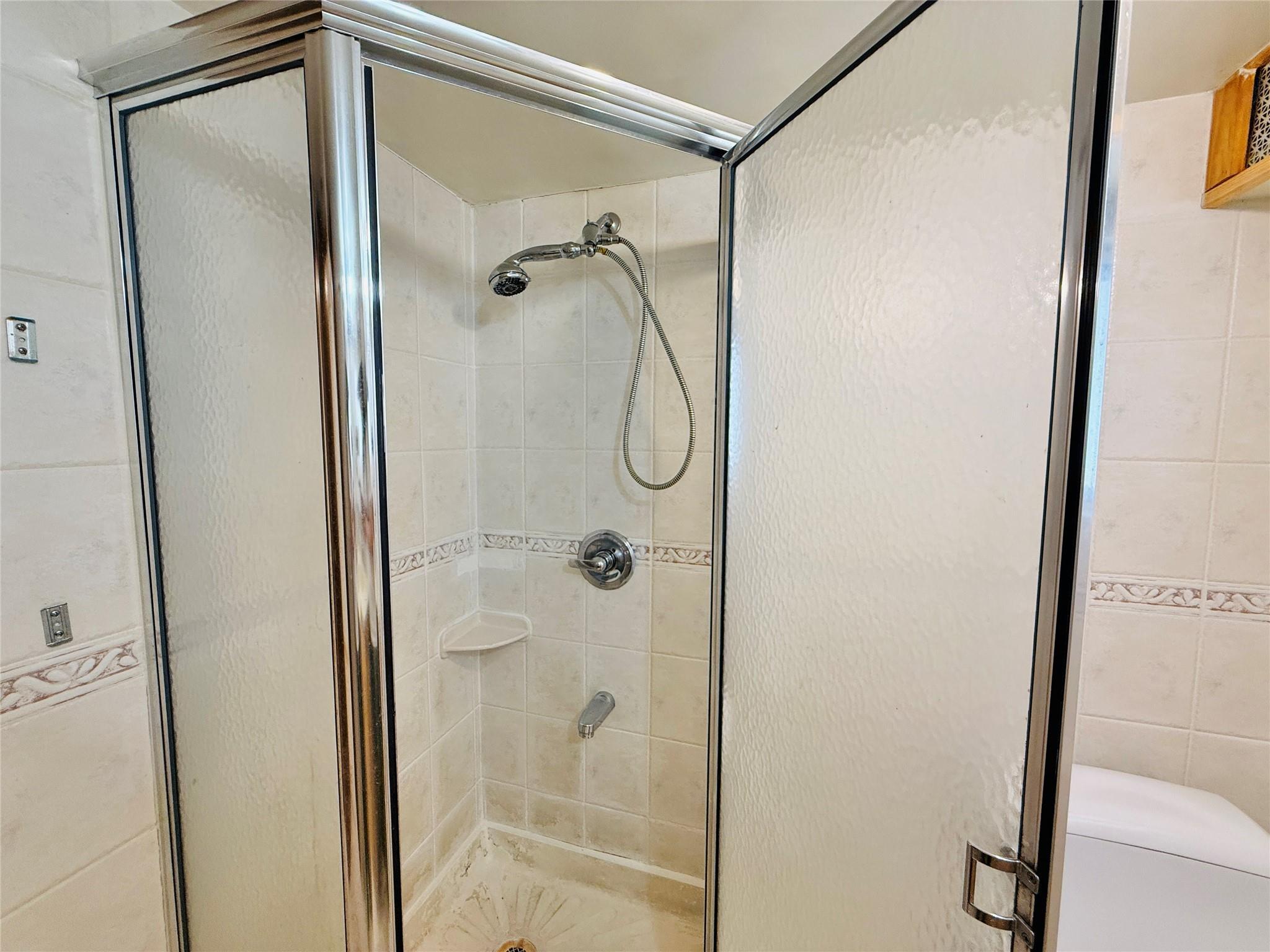 Single Family Lurting  Bronx, NY 10461, MLS-877573-32