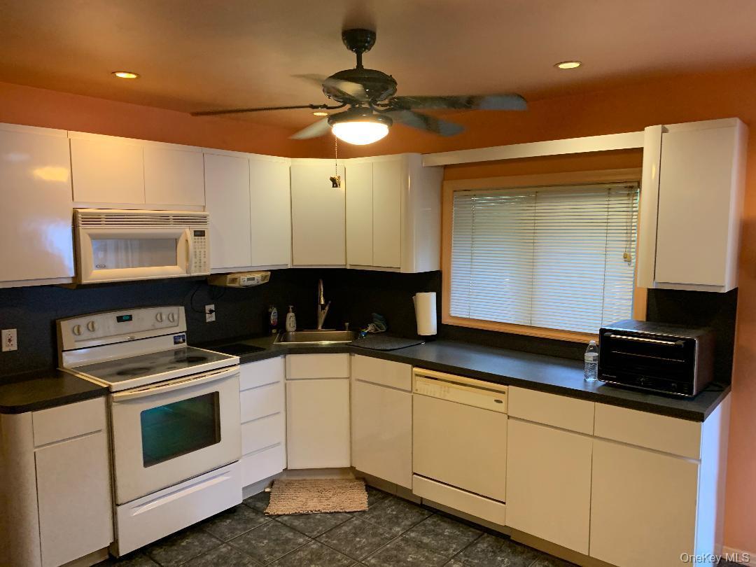 Single Family Willowood  Nassau County, NY 11793, MLS-877631-3