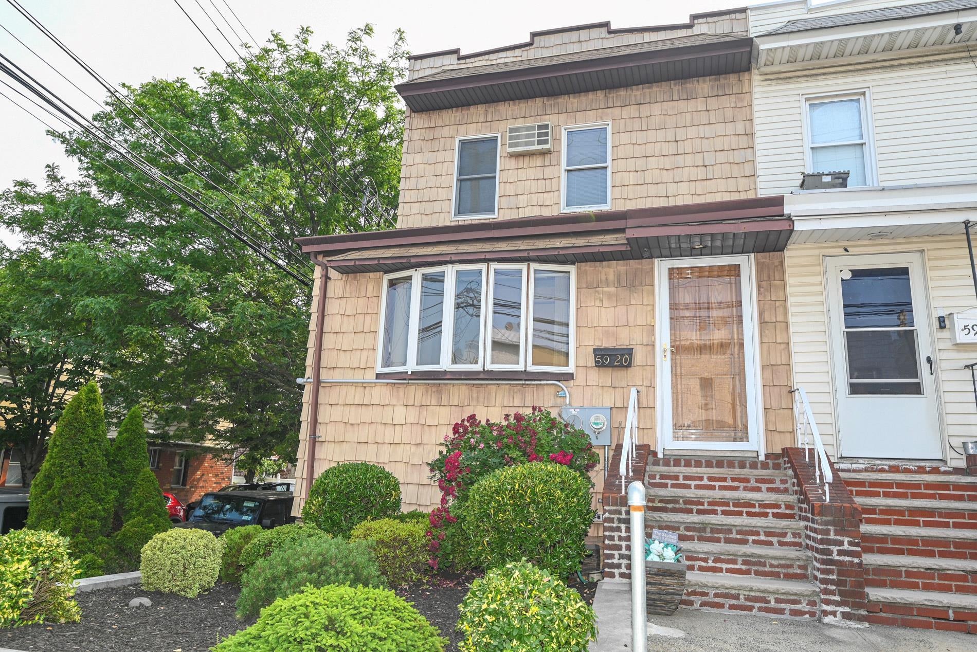 Single Family 69th  Queens, NY 11378, MLS-877634-2