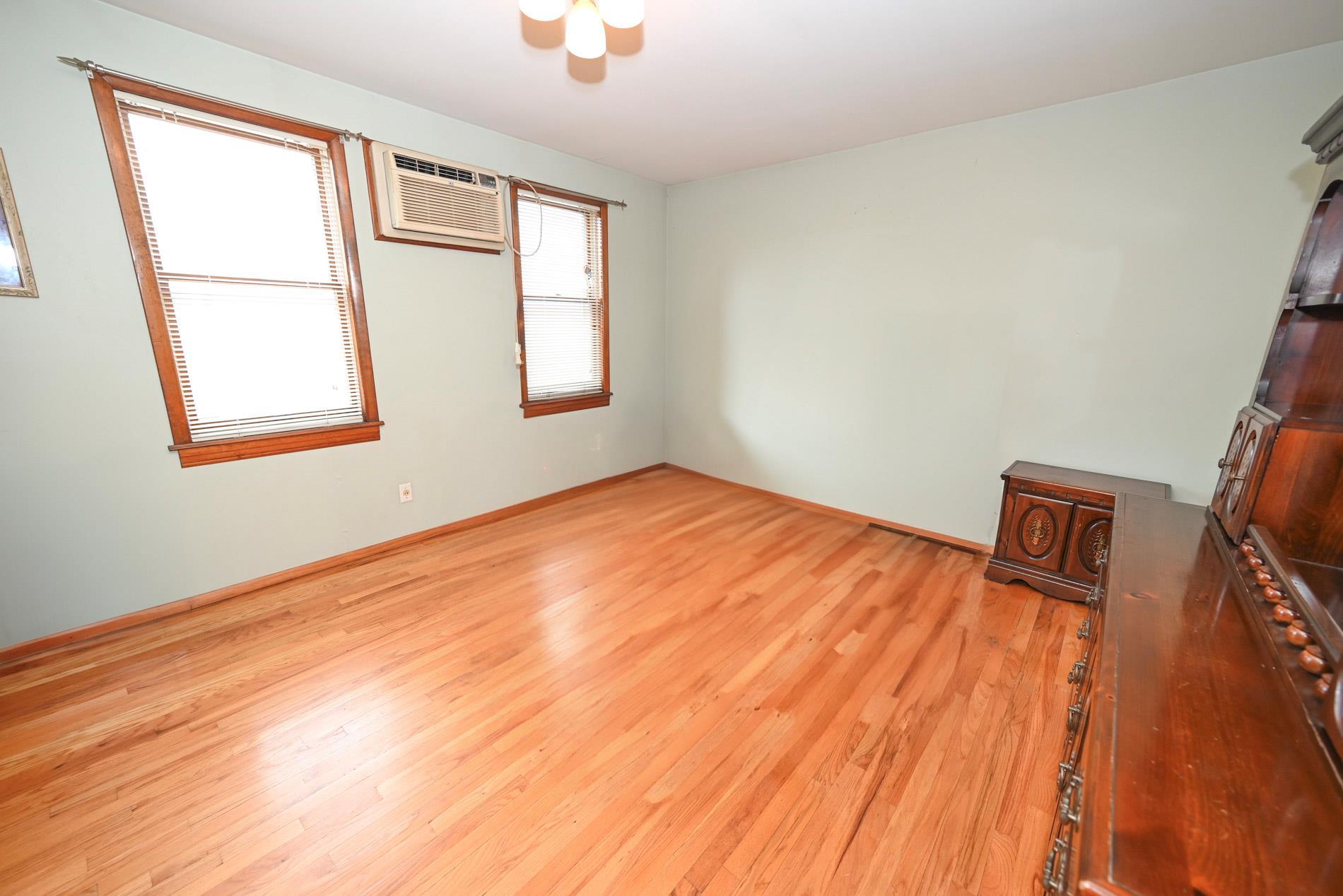 Single Family 69th  Queens, NY 11378, MLS-877634-20