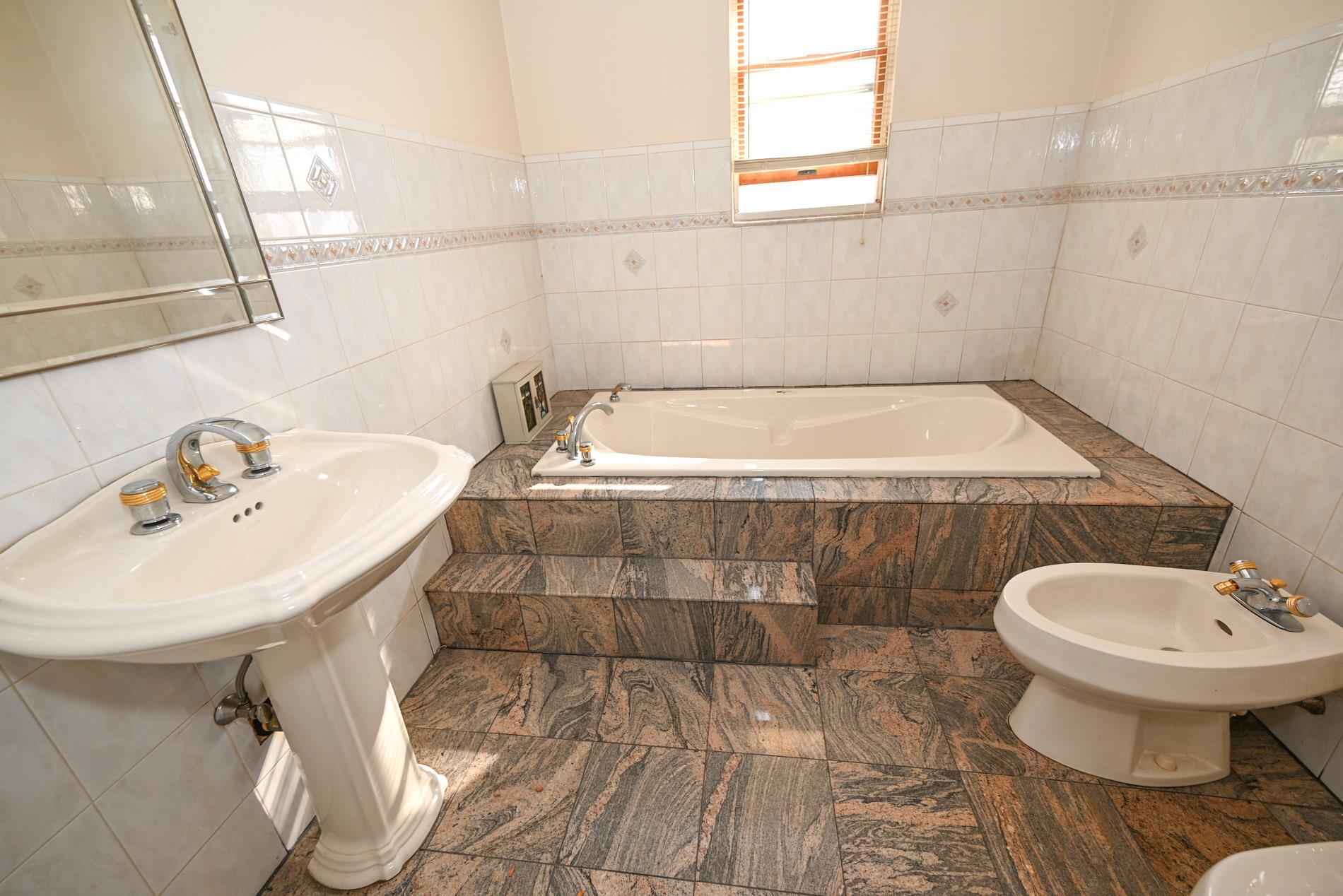 Single Family 69th  Queens, NY 11378, MLS-877634-23
