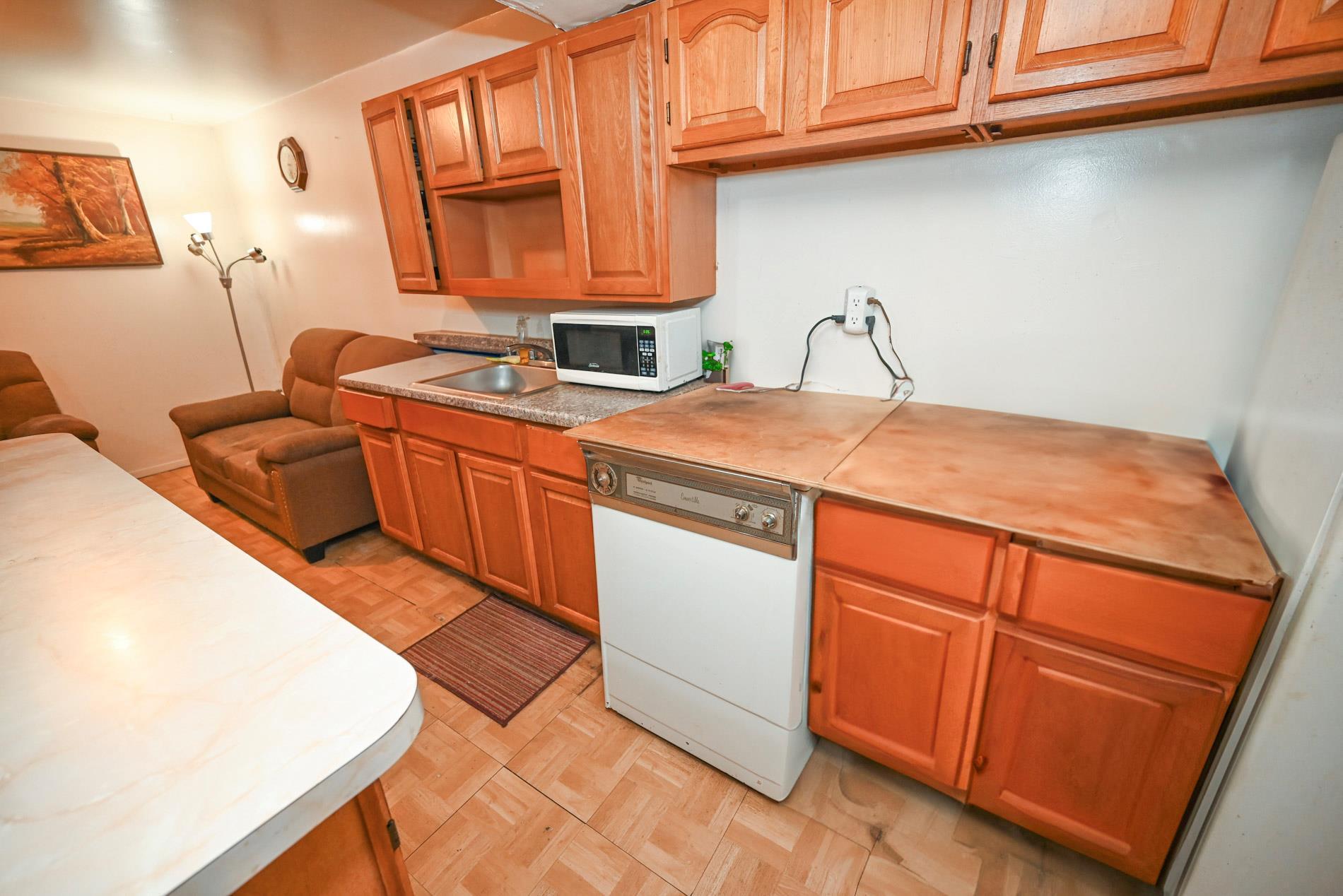Single Family 69th  Queens, NY 11378, MLS-877634-29