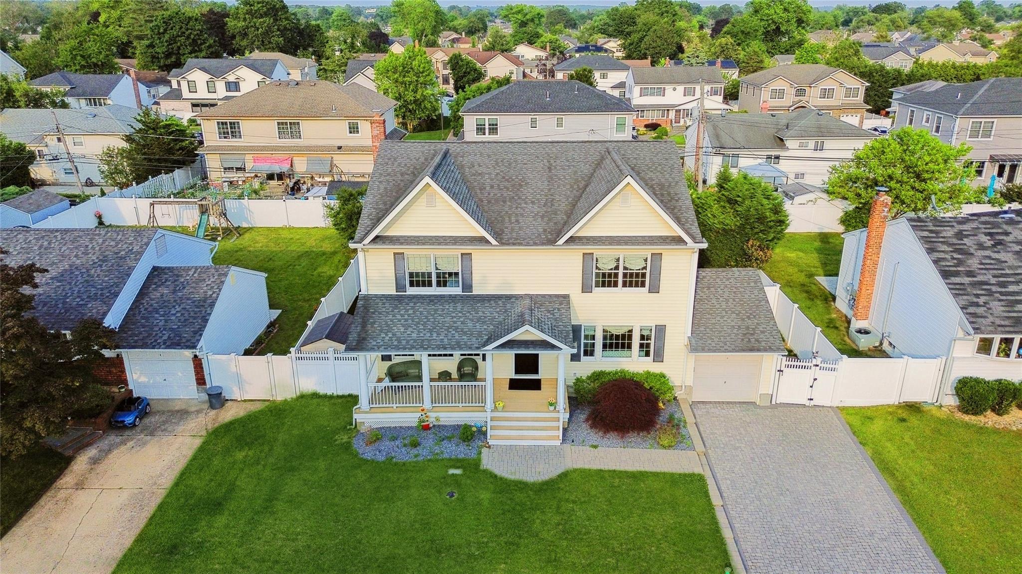 Single Family Syosset  Nassau County, NY 11791, MLS-877646-2