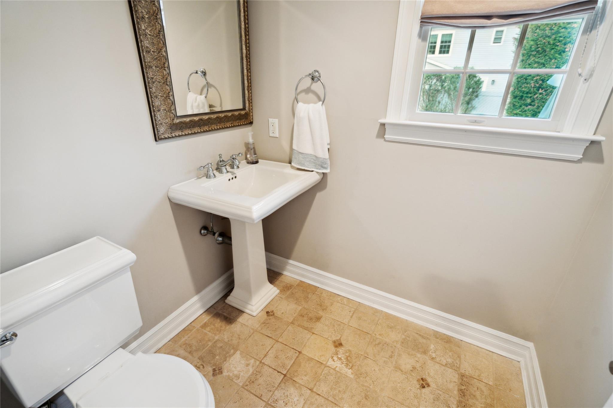 Single Family Syosset  Nassau County, NY 11791, MLS-877646-20