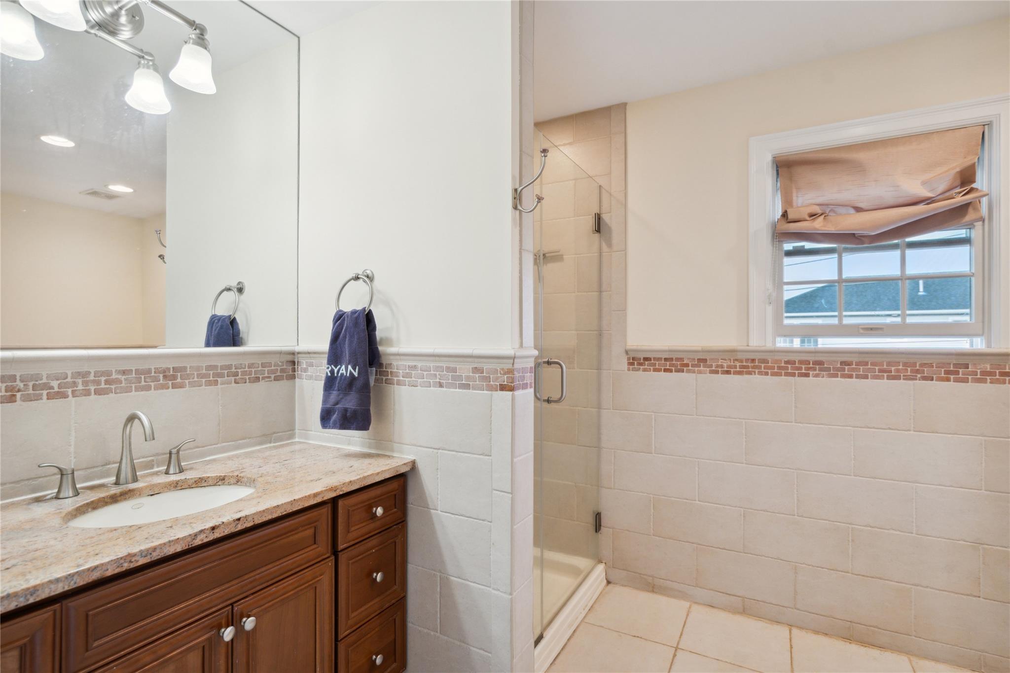 Single Family Syosset  Nassau County, NY 11791, MLS-877646-23