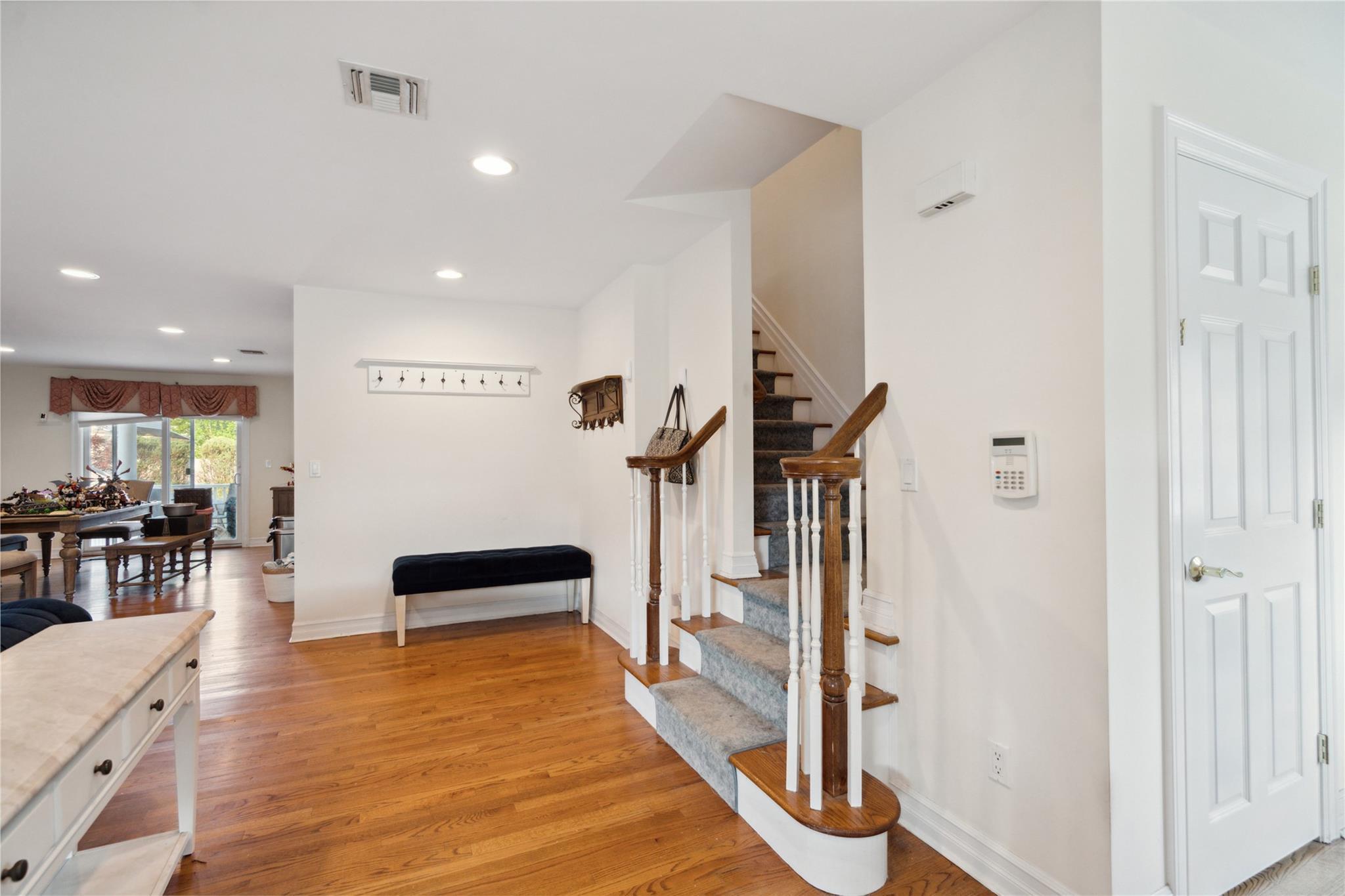 Single Family Syosset  Nassau County, NY 11791, MLS-877646-8
