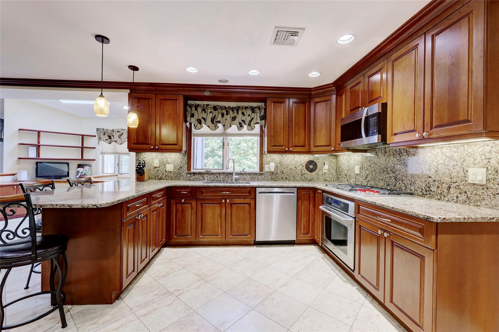 Single Family Snowdrop  Rockland County, NY 10956, MLS-877668-3