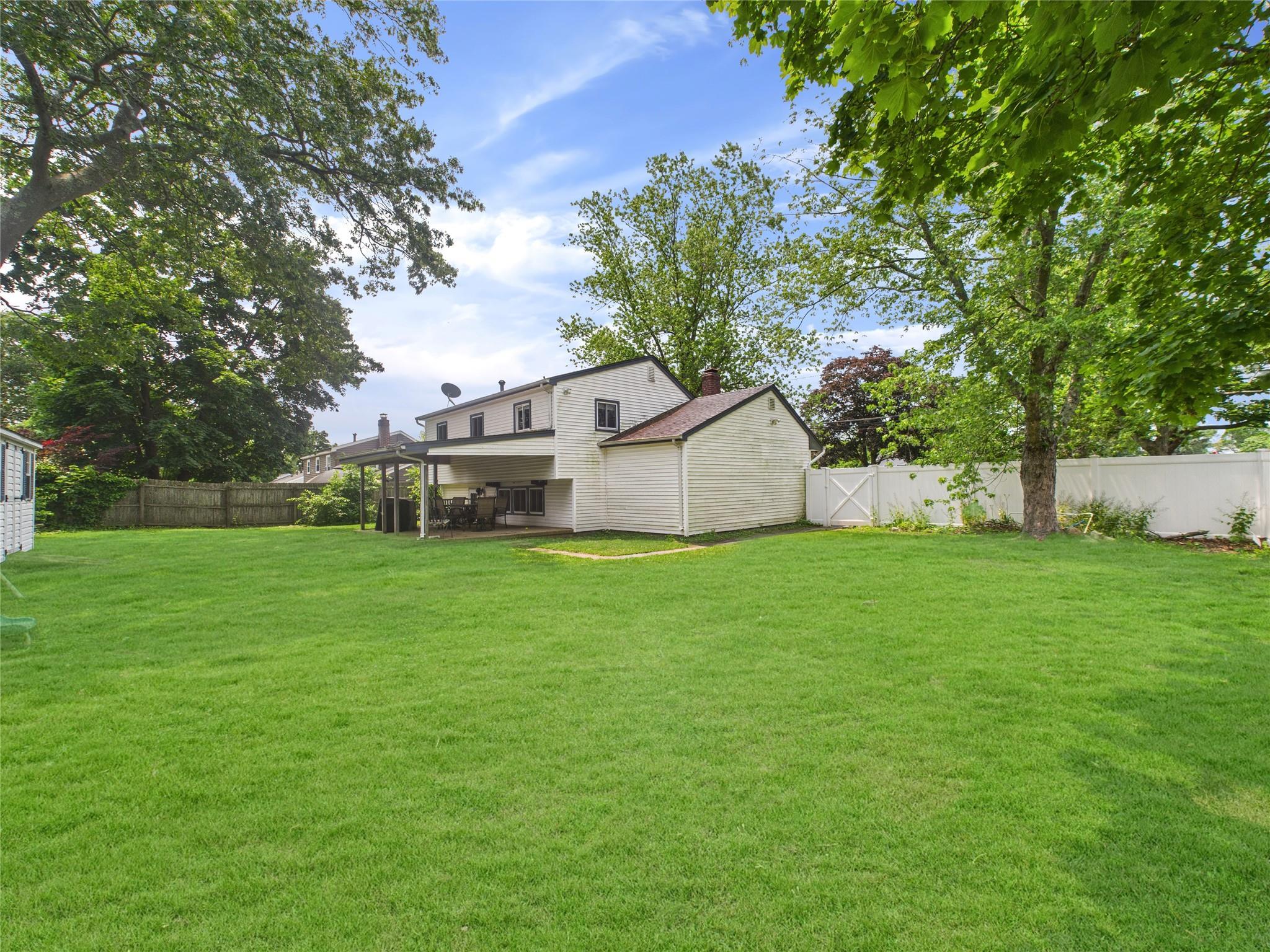 Single Family Huron  Suffolk County, NY 11776, MLS-877671-15