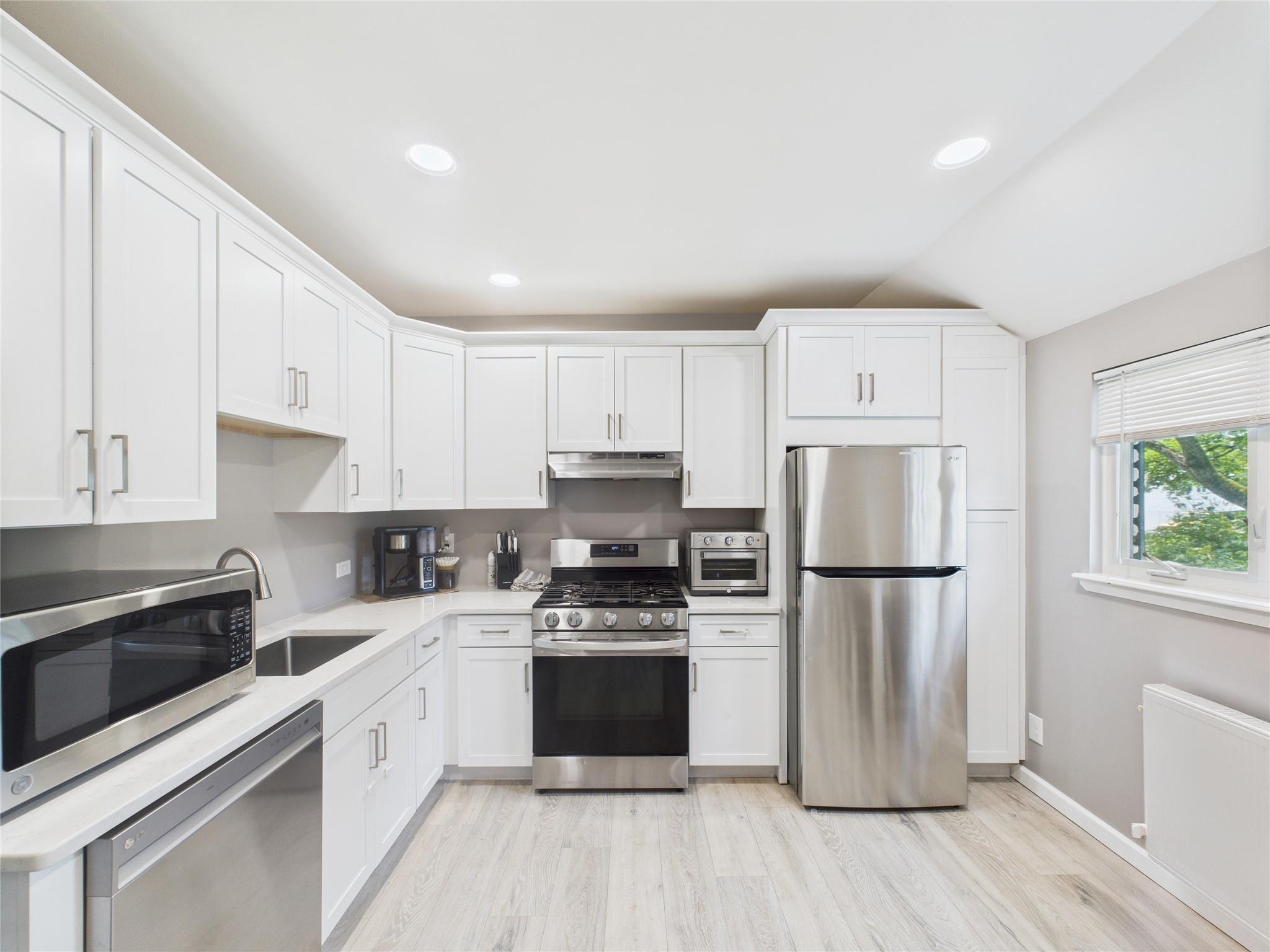 Single Family Huron  Suffolk County, NY 11776, MLS-877671-5