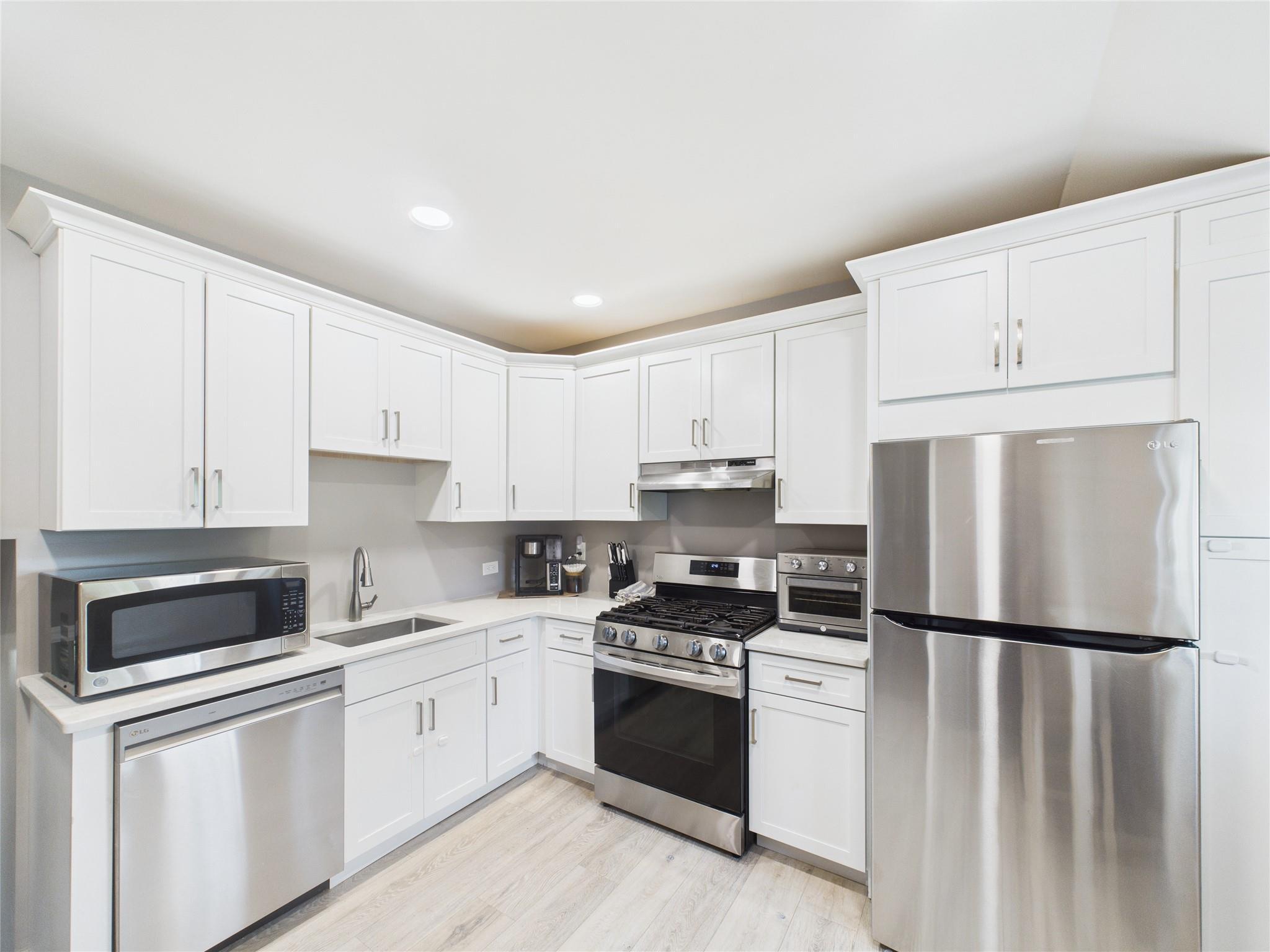 Single Family Huron  Suffolk County, NY 11776, MLS-877671-6