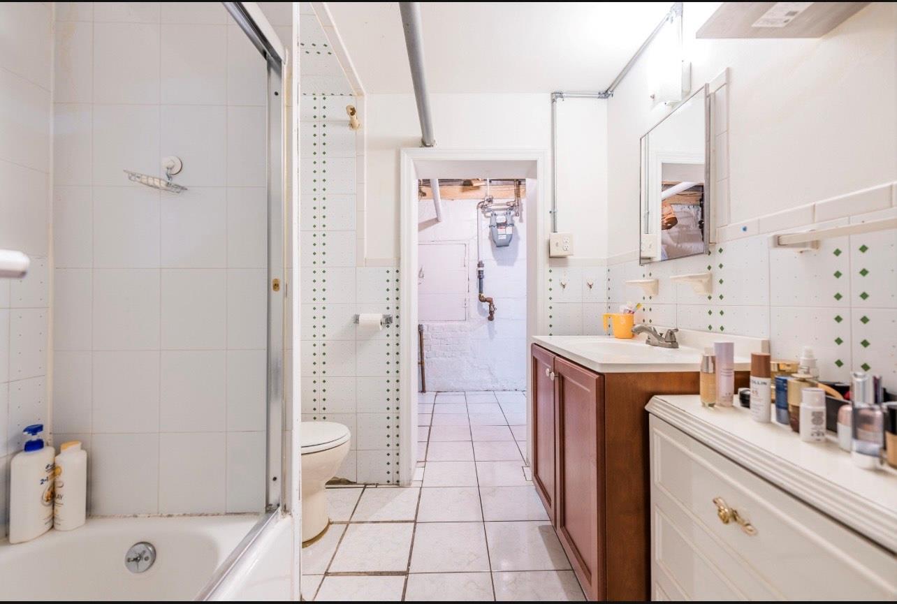 Single Family 75th St  Queens, NY 11379, MLS-877678-11