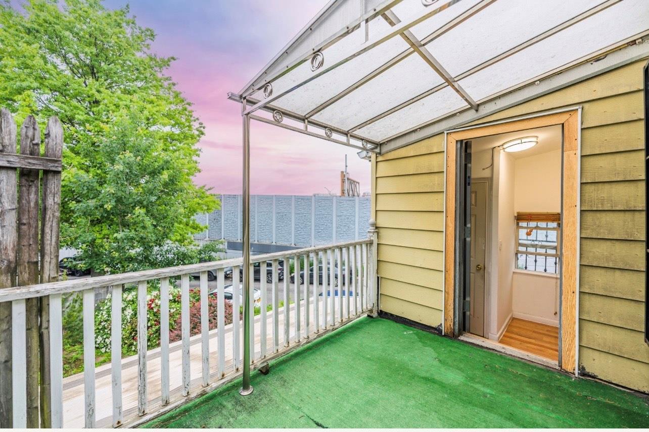 Single Family 75th St  Queens, NY 11379, MLS-877678-18