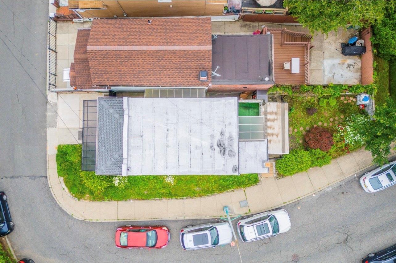 Single Family 75th St  Queens, NY 11379, MLS-877678-20