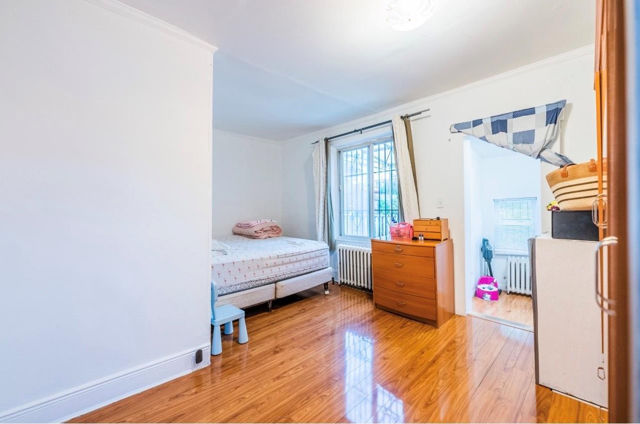Single Family 75th St  Queens, NY 11379, MLS-877678-6