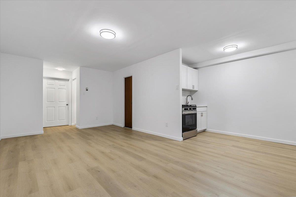 Single Family 231st  Bronx, NY 10463, MLS-877680-3