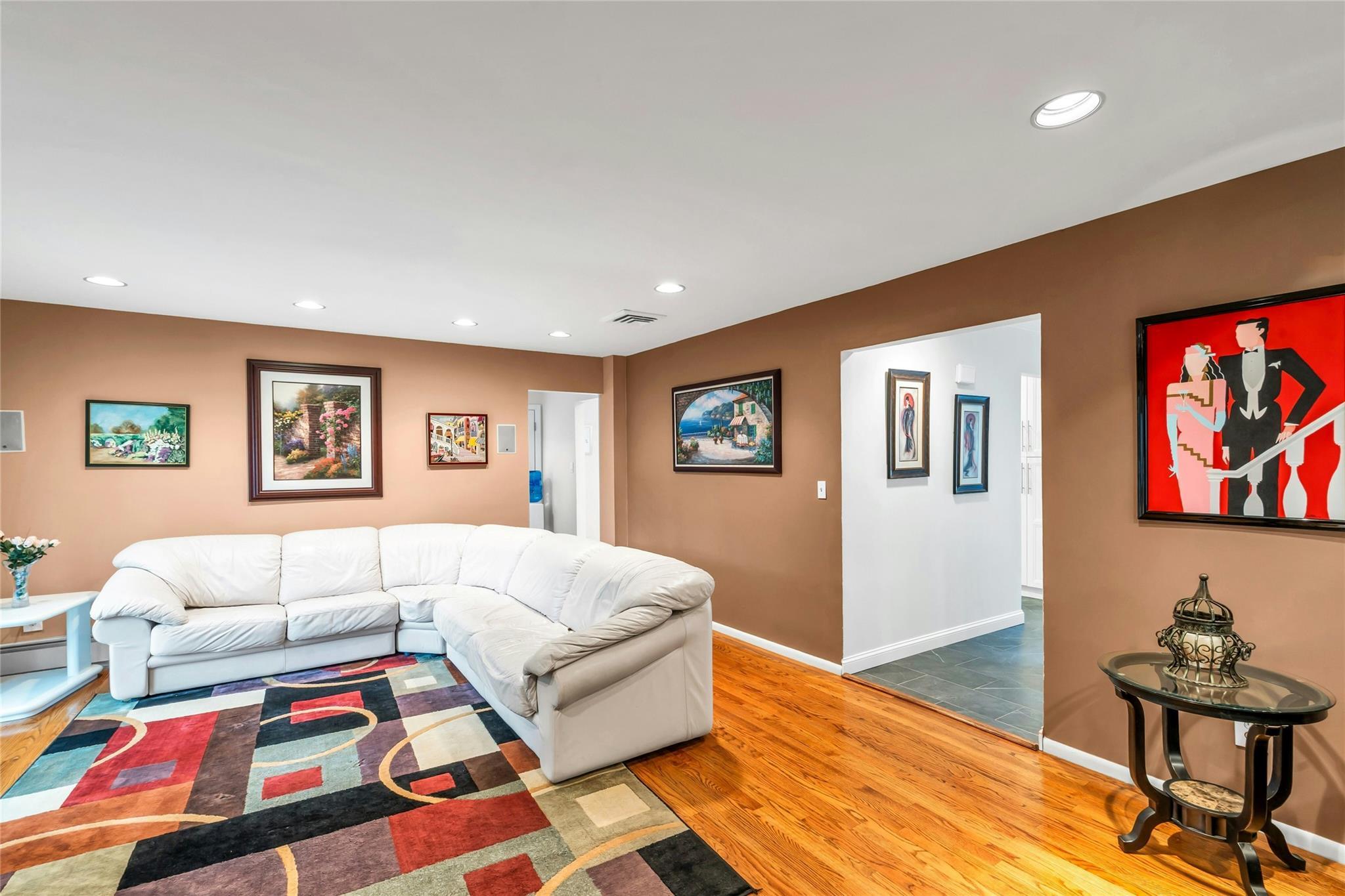 Single Family Harvard  Nassau County, NY 11803, MLS-877694-10