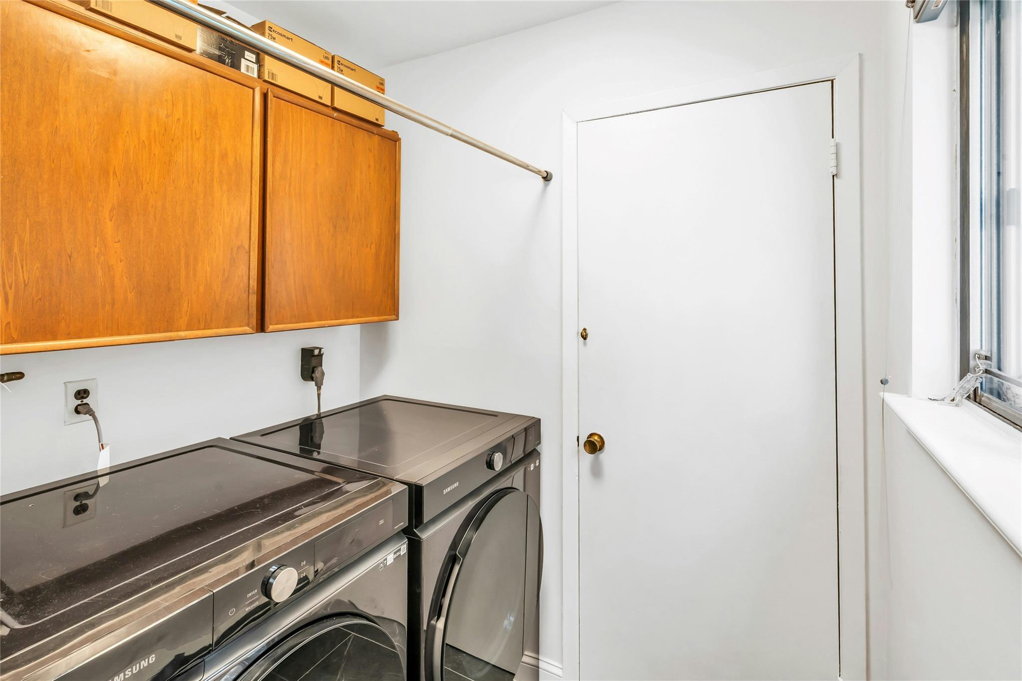Single Family Harvard  Nassau County, NY 11803, MLS-877694-14