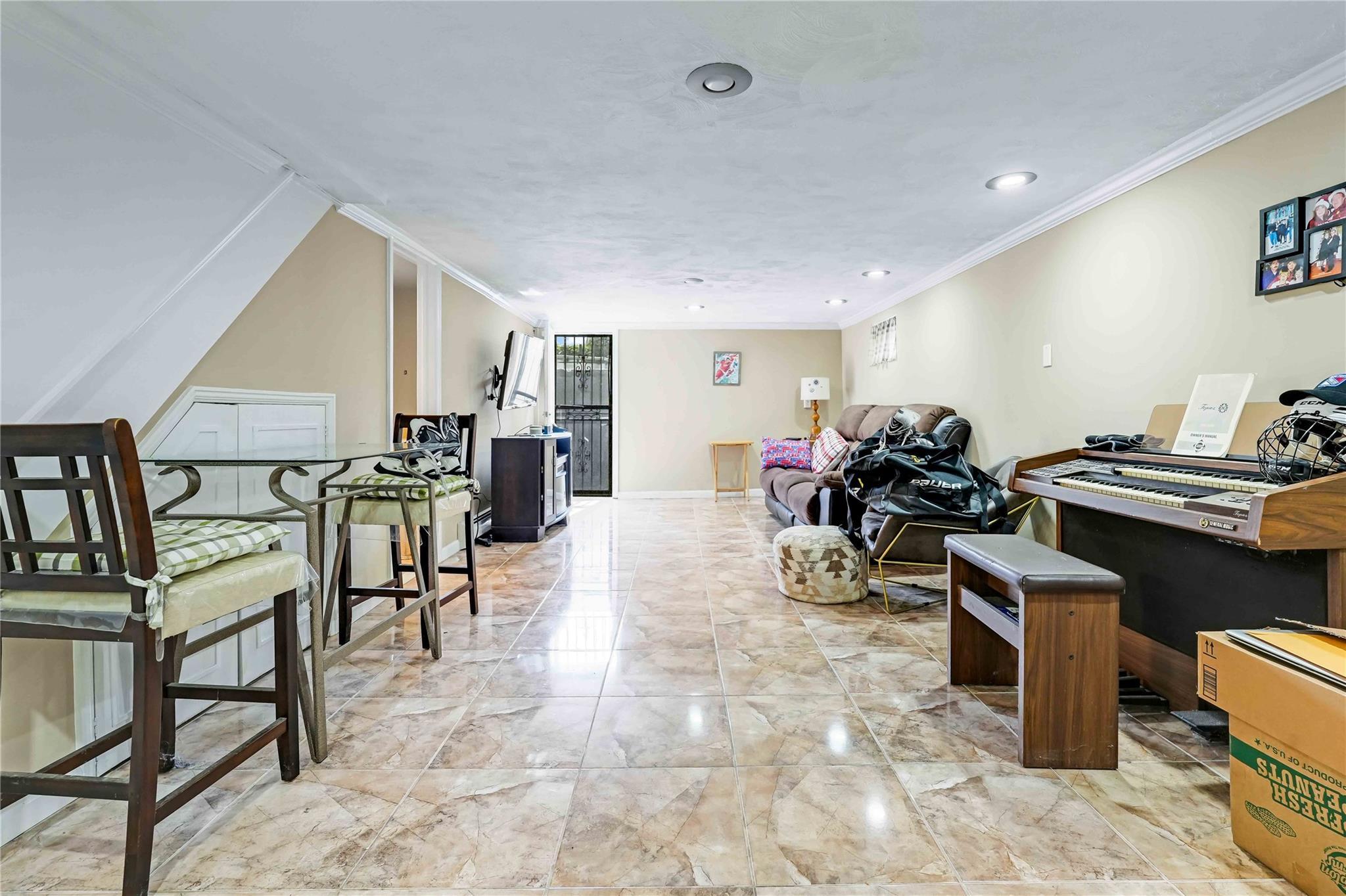 Single Family 168th  Queens, NY 11365, MLS-877746-16