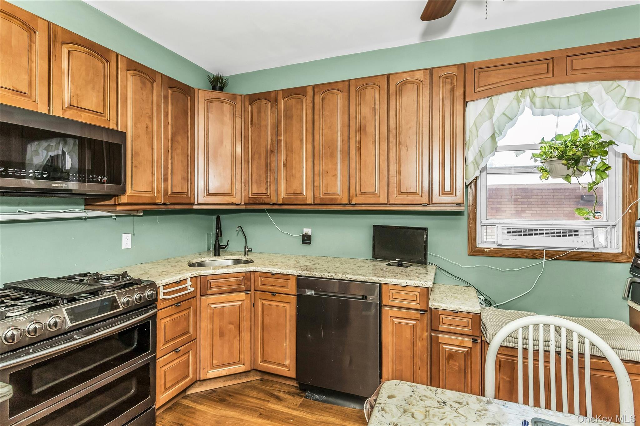 Single Family 79th Queens, NY 11421, MLS-877772-8