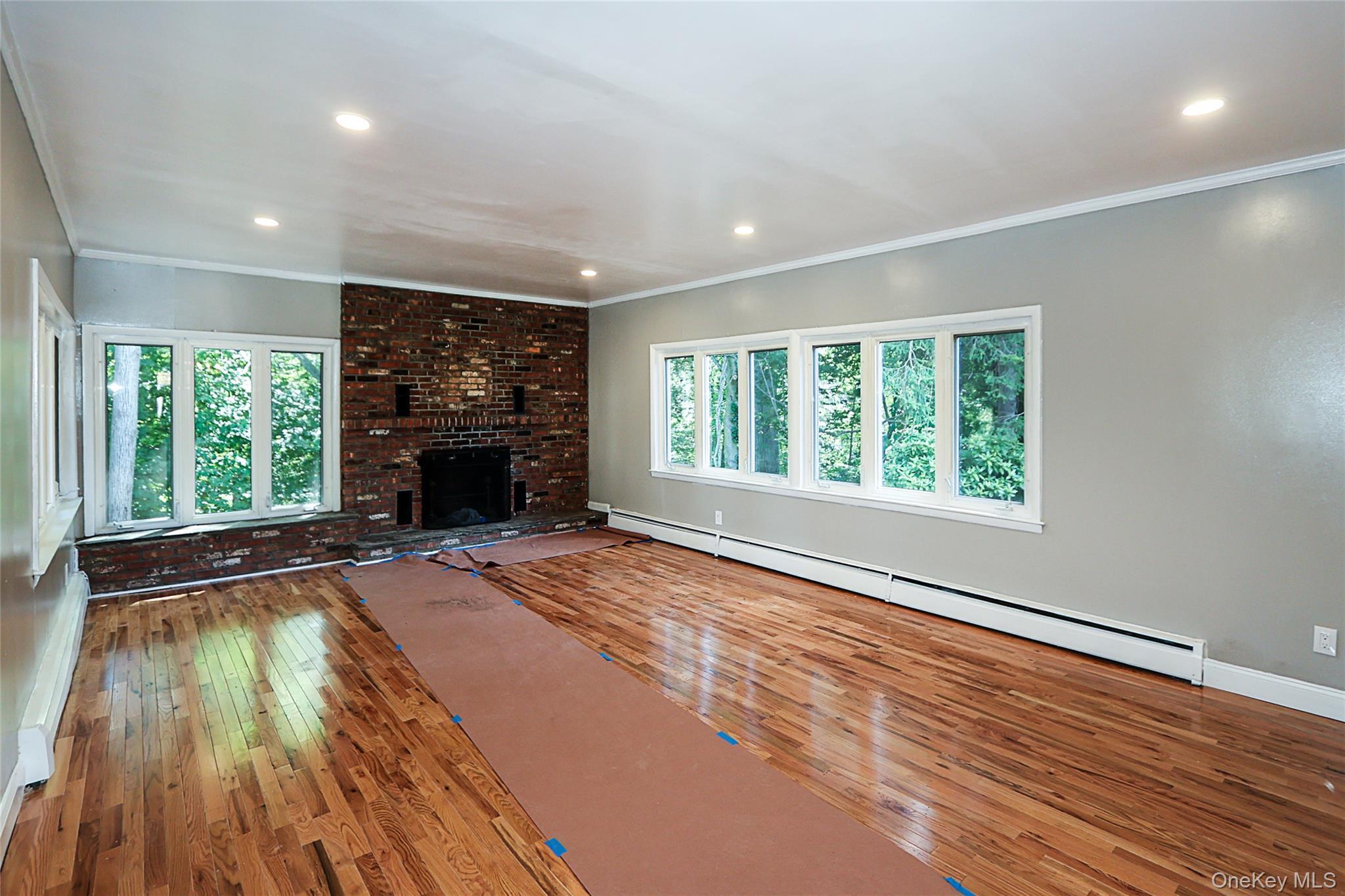 Single Family Brookdale Nassau County, NY 11542, MLS-877788-10