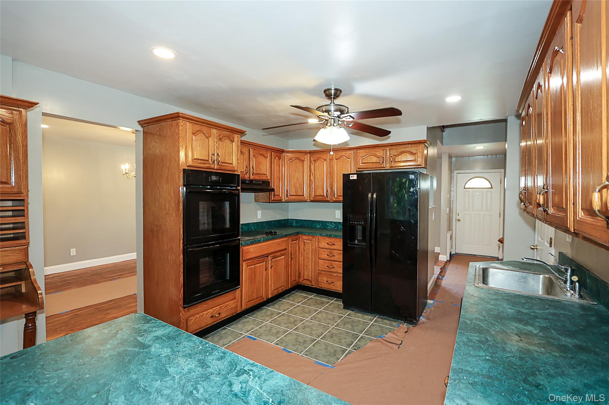 Single Family Brookdale Nassau County, NY 11542, MLS-877788-16