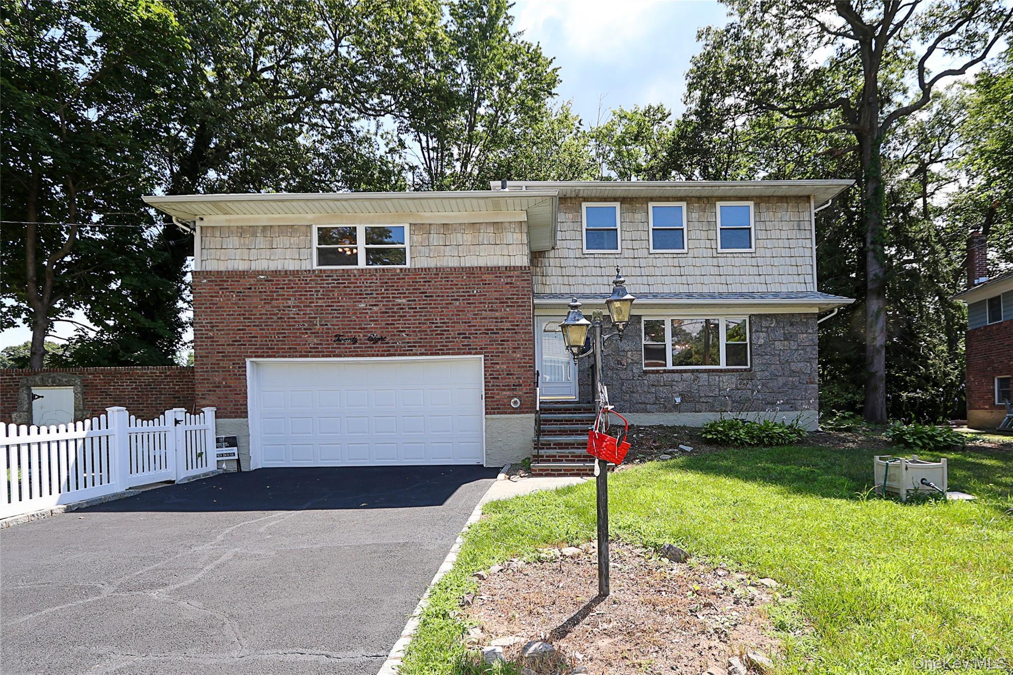 Single Family Brookdale Nassau County, NY 11542, MLS-877788-2