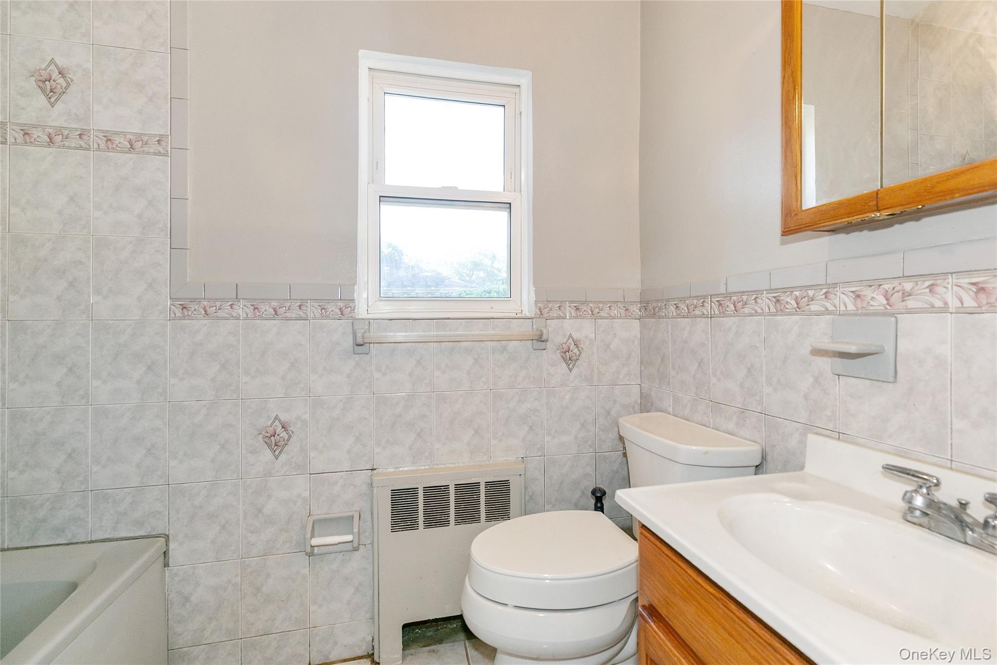 Single Family Brookdale Nassau County, NY 11542, MLS-877788-24