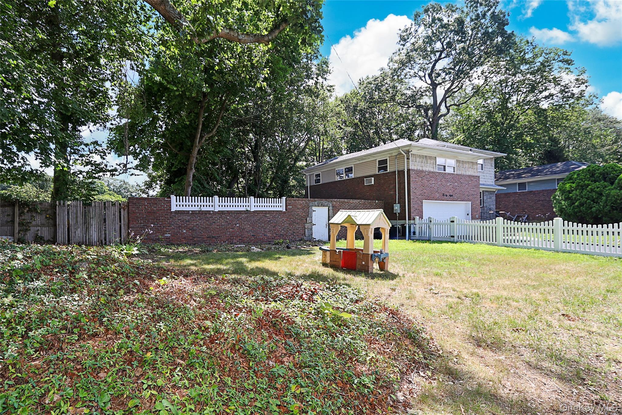 Single Family Brookdale Nassau County, NY 11542, MLS-877788-3