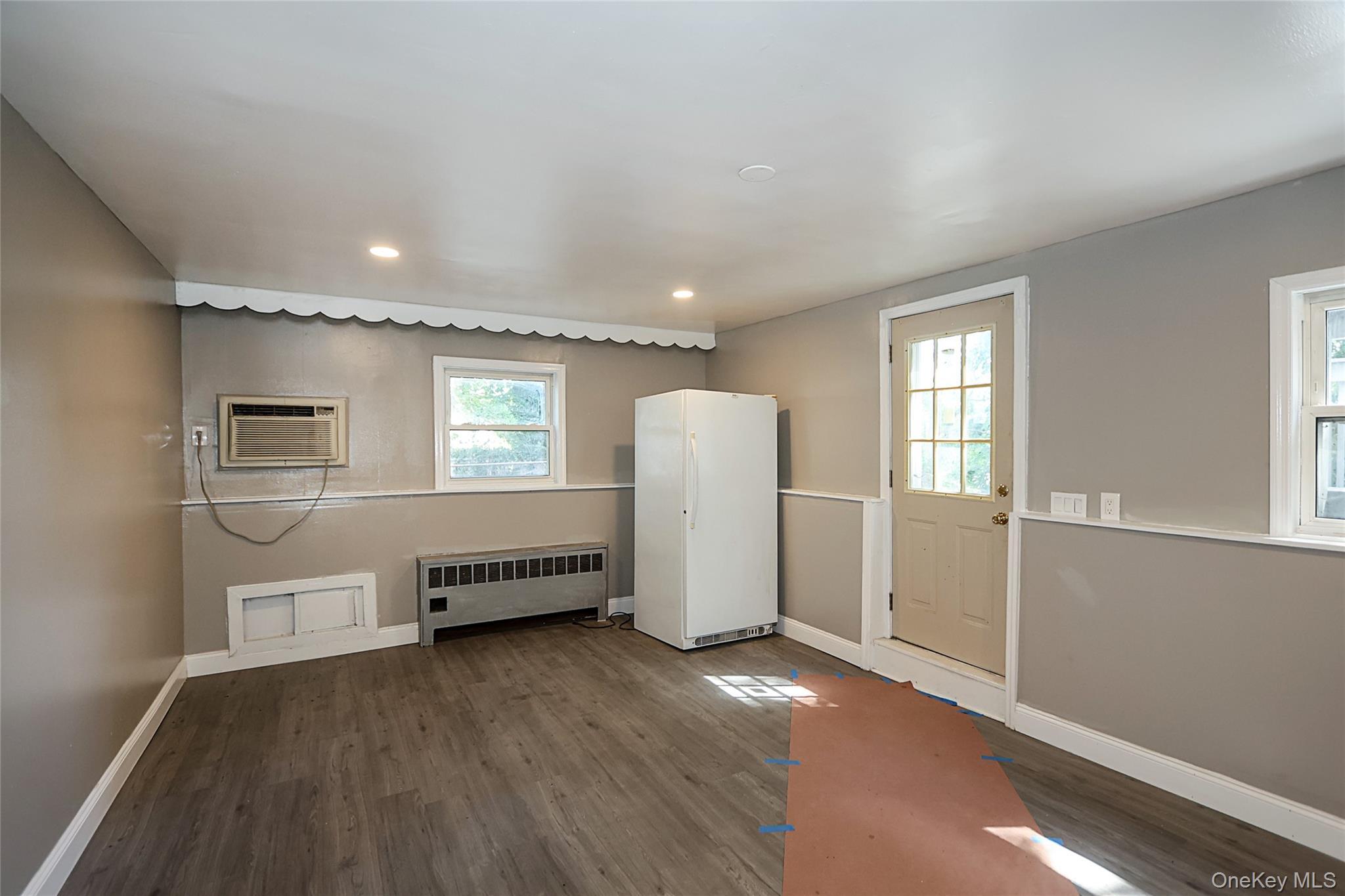 Single Family Brookdale Nassau County, NY 11542, MLS-877788-39