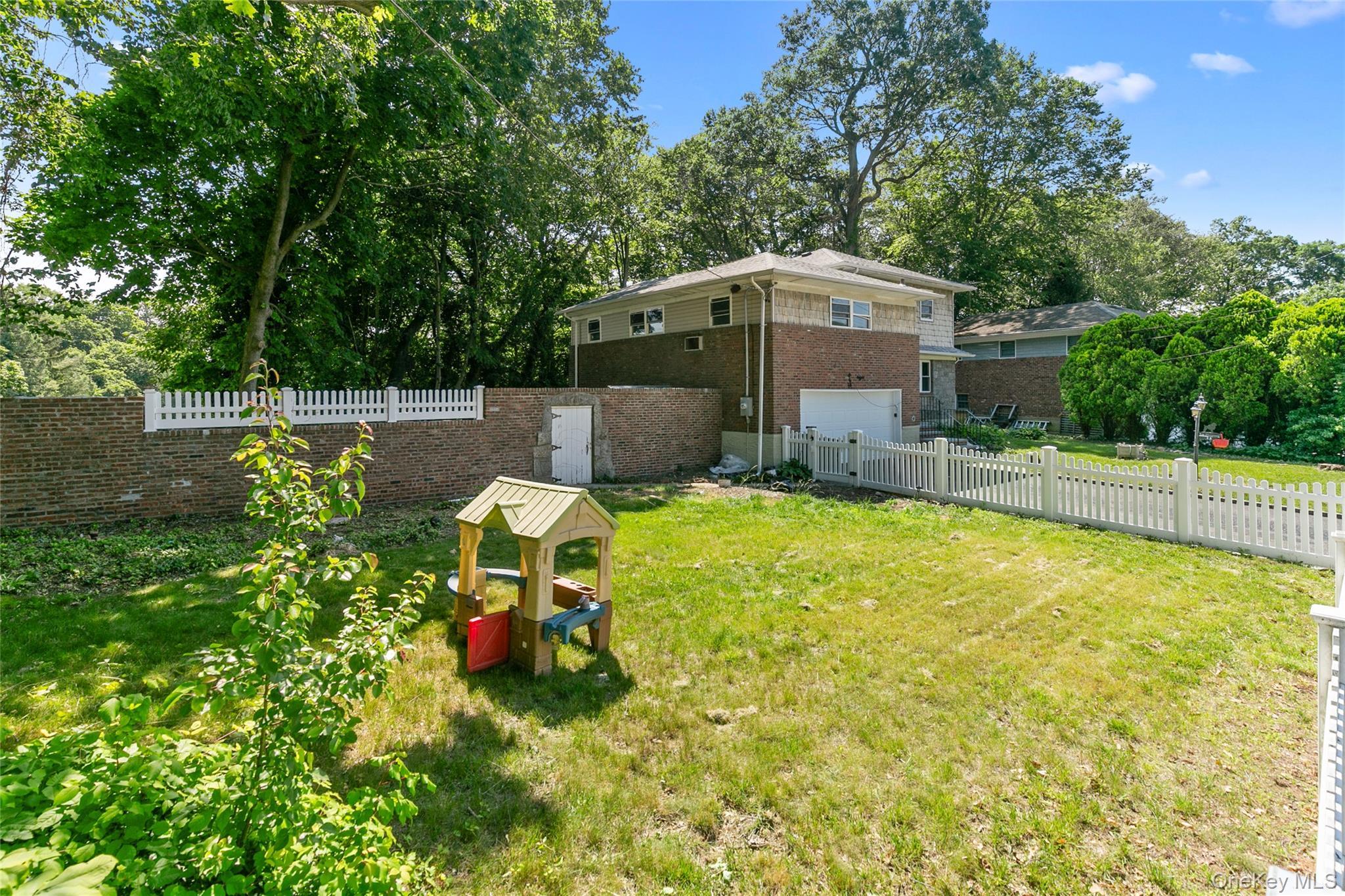 Single Family Brookdale Nassau County, NY 11542, MLS-877788-4