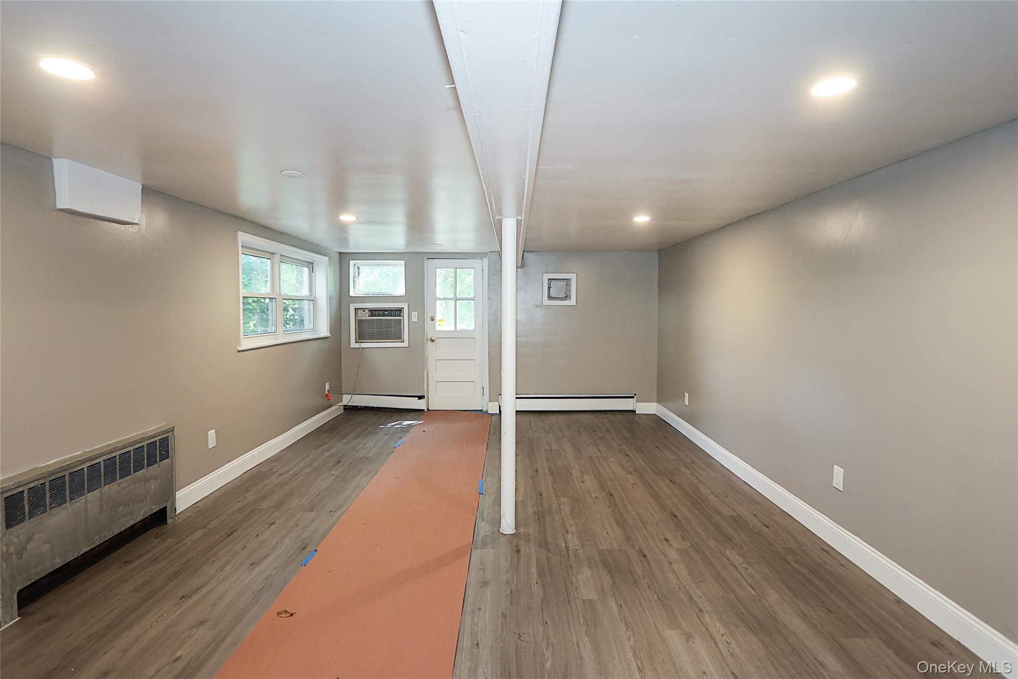 Single Family Brookdale Nassau County, NY 11542, MLS-877788-44