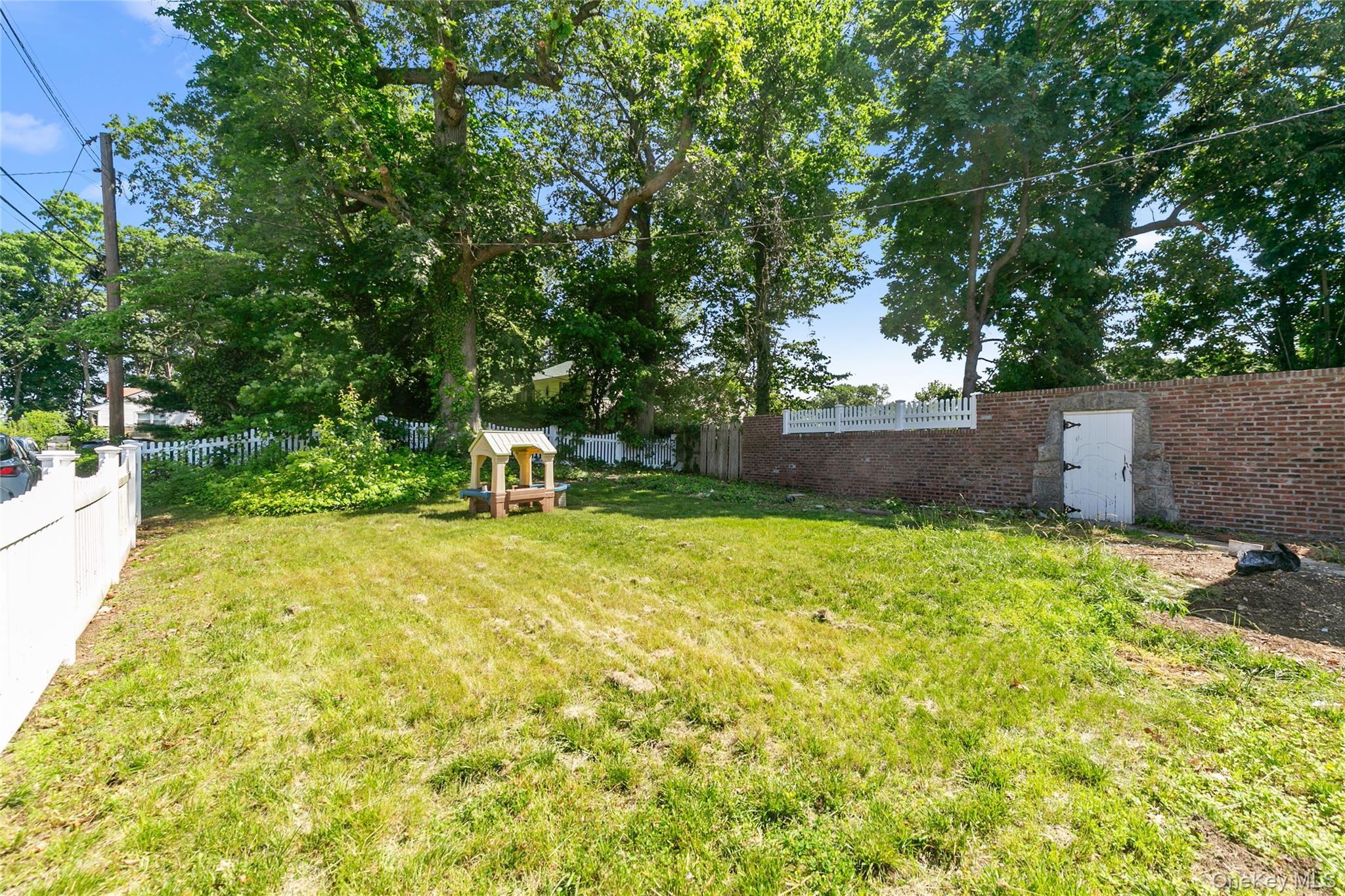 Single Family Brookdale Nassau County, NY 11542, MLS-877788-47