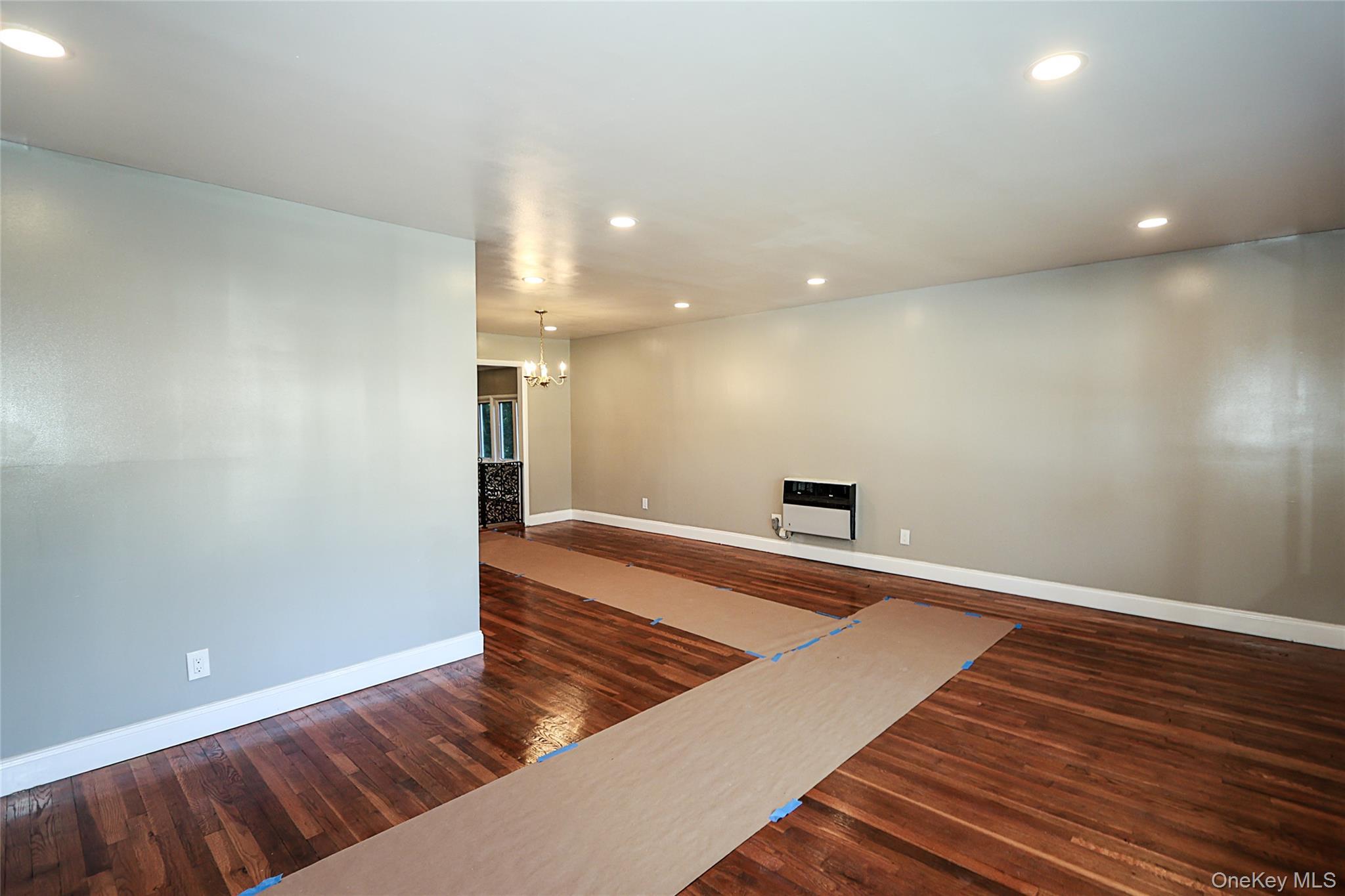 Single Family Brookdale Nassau County, NY 11542, MLS-877788-5