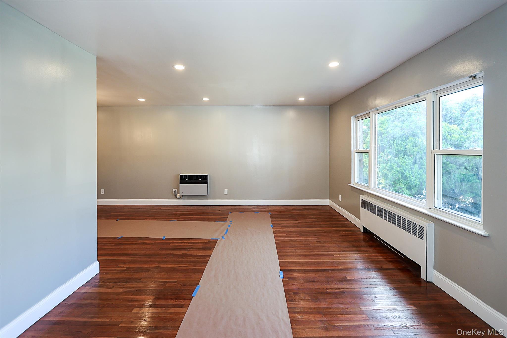 Single Family Brookdale Nassau County, NY 11542, MLS-877788-6