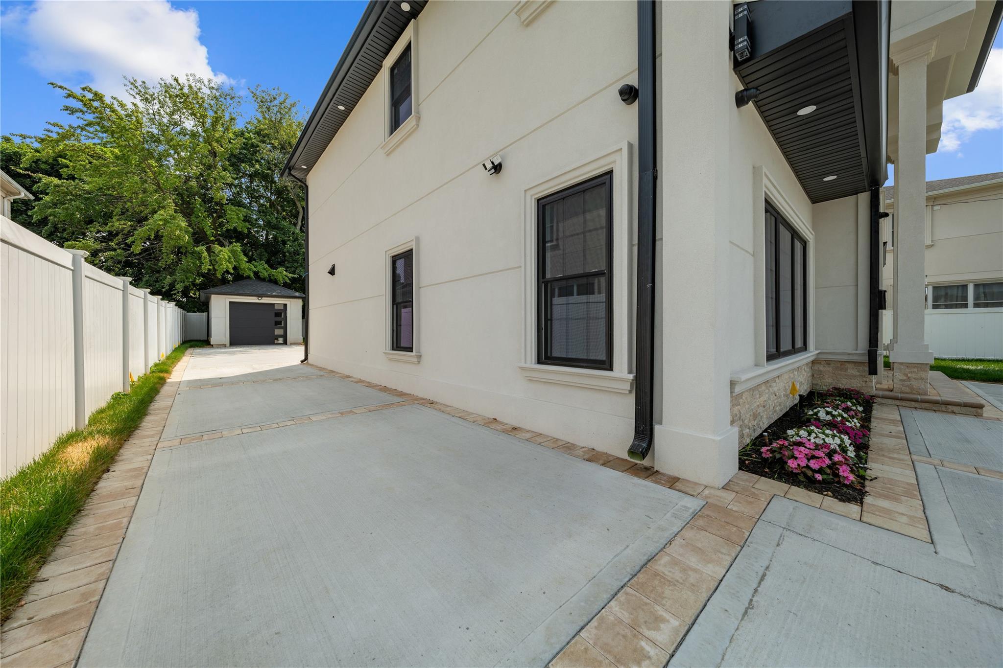 Single Family Cedar  Nassau County, NY 11801, MLS-877811-3