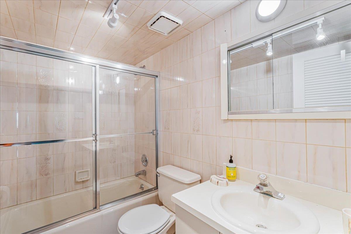 Single Family Riverside  Queens, NY 11357, MLS-877840-27