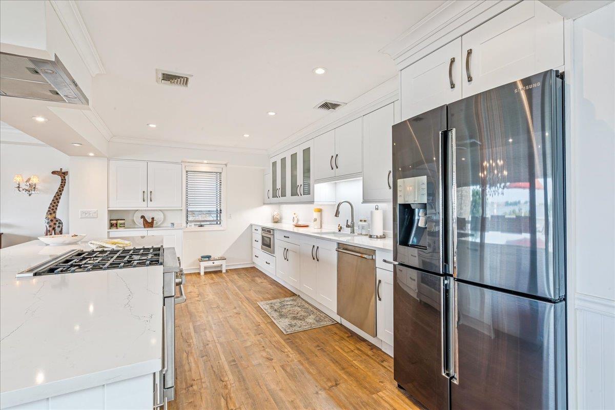 Single Family Riverside  Queens, NY 11357, MLS-877840-8