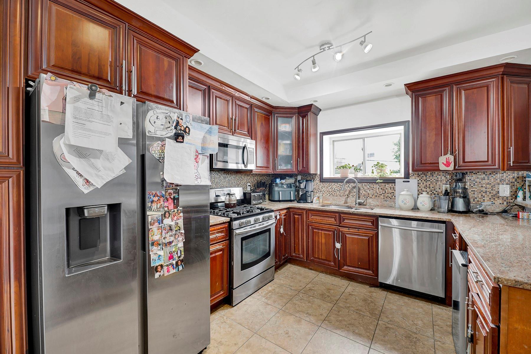 Single Family Anderson Rd  Queens, NY 11434, MLS-877846-17