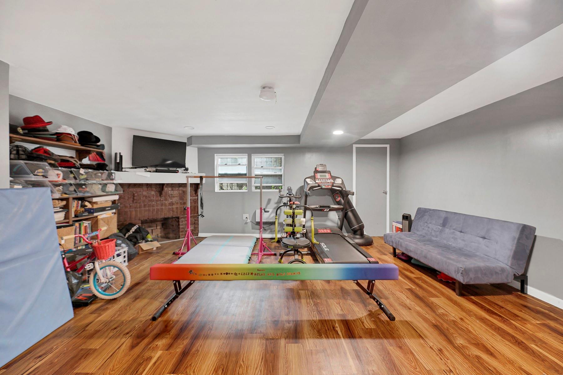 Single Family Anderson Rd  Queens, NY 11434, MLS-877846-21