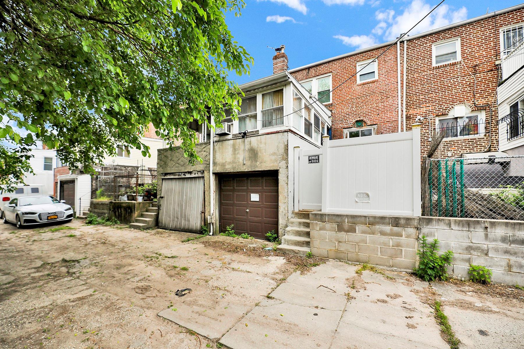 Single Family Anderson Rd  Queens, NY 11434, MLS-877846-23