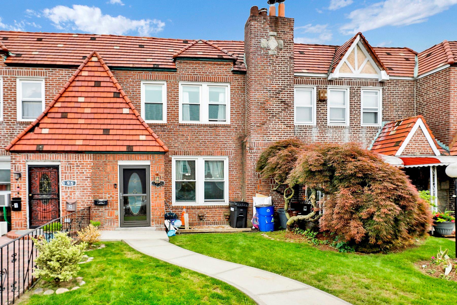 Single Family Anderson Rd  Queens, NY 11434, MLS-877846-24