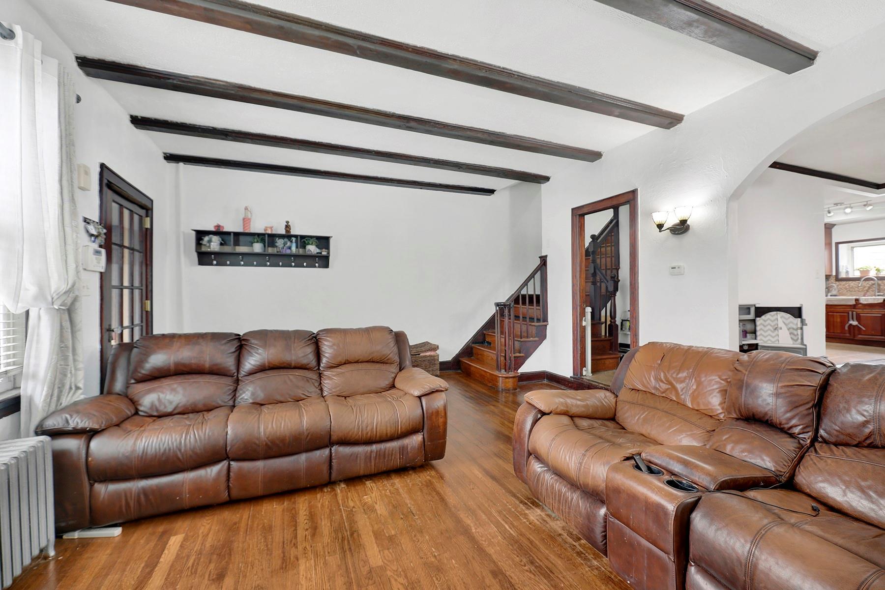 Single Family Anderson Rd  Queens, NY 11434, MLS-877846-5