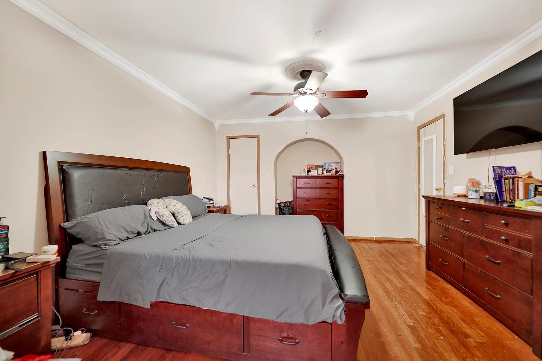 Single Family Anderson Rd  Queens, NY 11434, MLS-877846-9