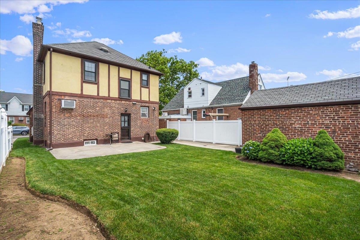 Single Family 25th  Queens, NY 11358, MLS-877857-21