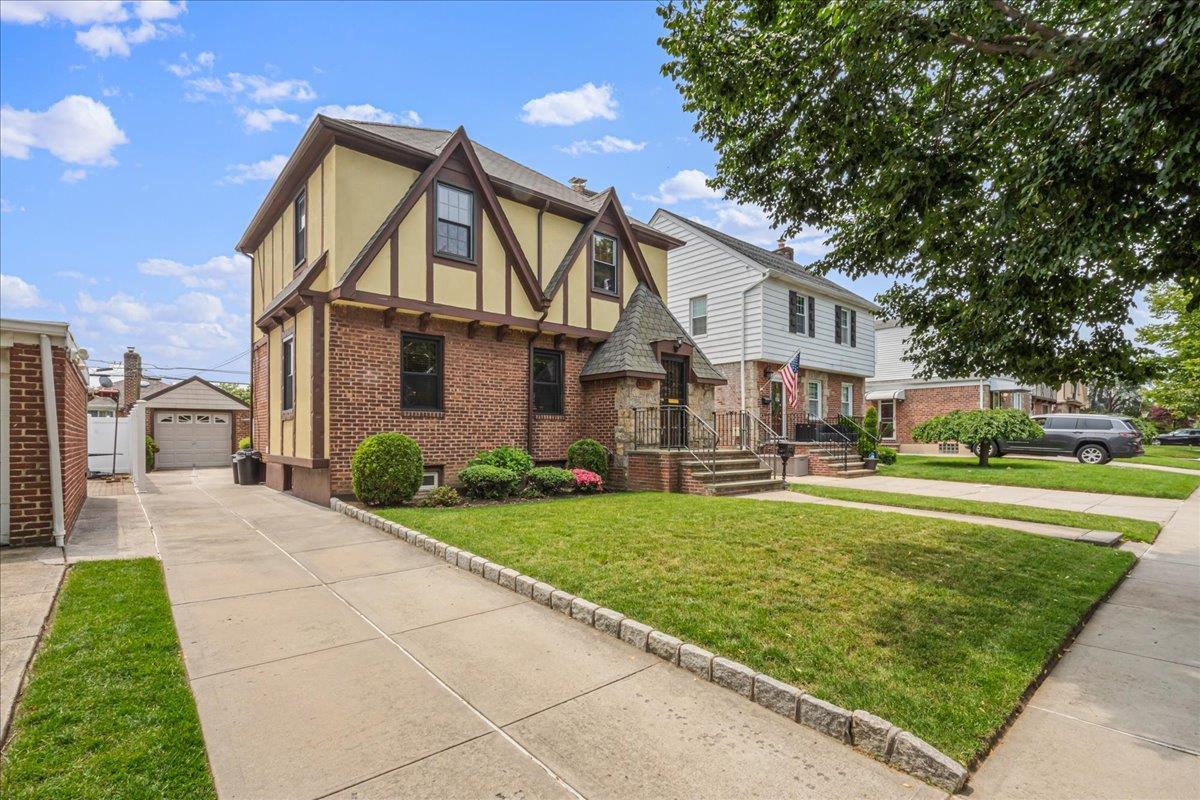Single Family 25th  Queens, NY 11358, MLS-877857-24
